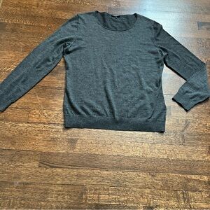 Lafayette 148 New York gray wool long sleeve sweater. Size large